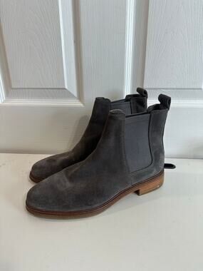 Clarks Women’s Clarkdale Arlo Boots Suede in Gray Sz 9 Light Marks On Suede